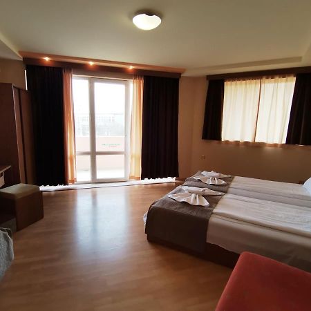 Paris Hotel Balchik Bagian luar foto