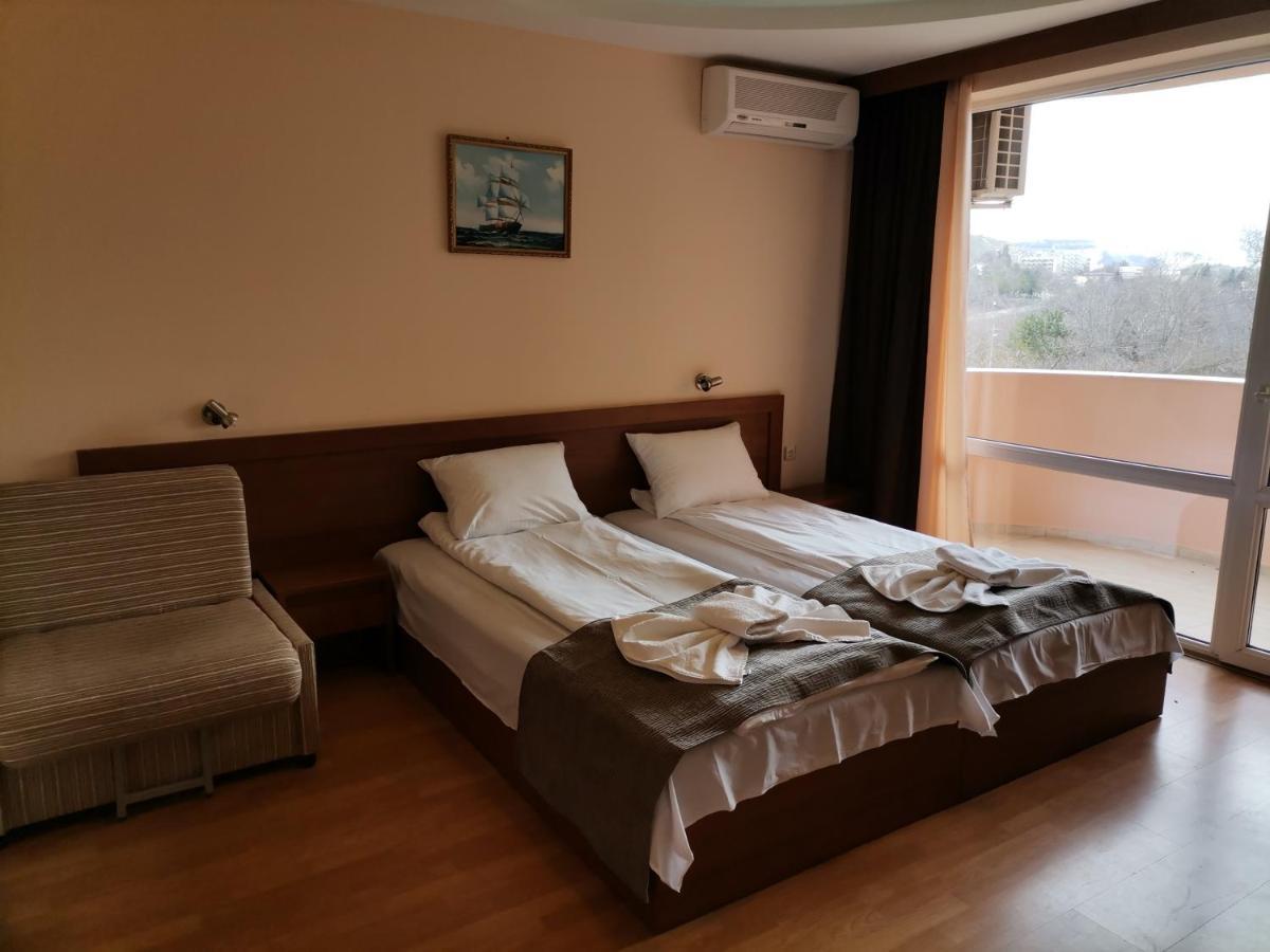 Paris Hotel Balchik Bagian luar foto