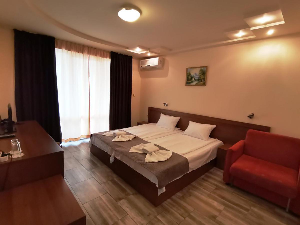 Paris Hotel Balchik Bagian luar foto