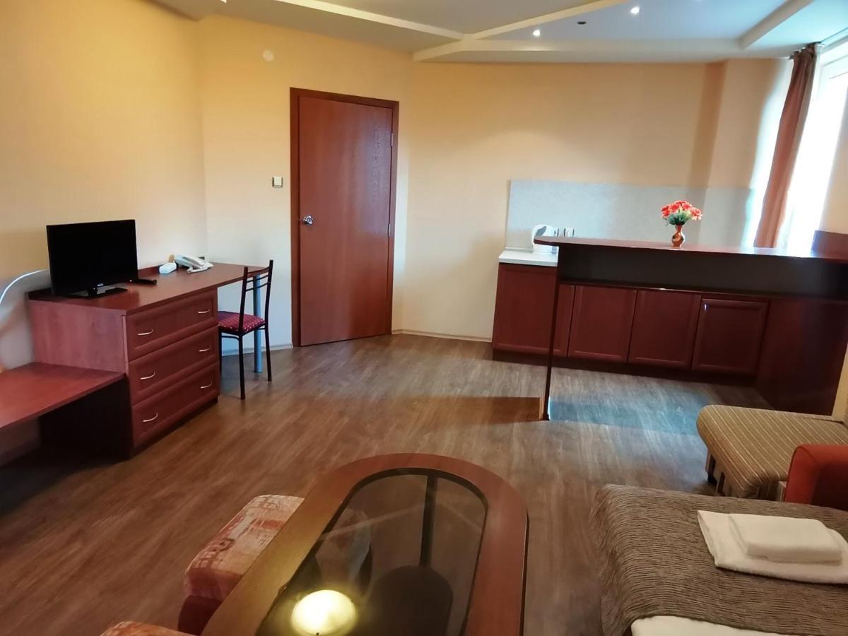 Paris Hotel Balchik Bagian luar foto