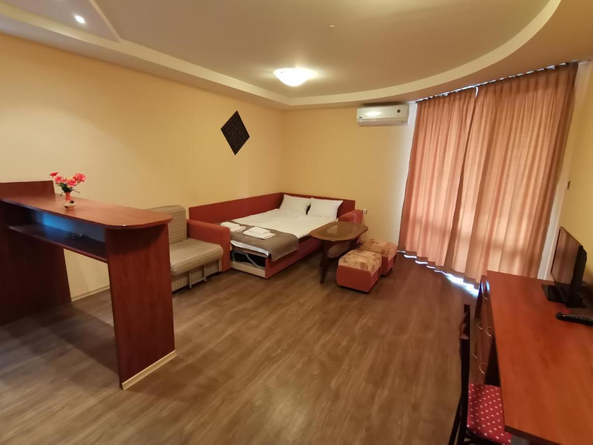 Paris Hotel Balchik Bagian luar foto
