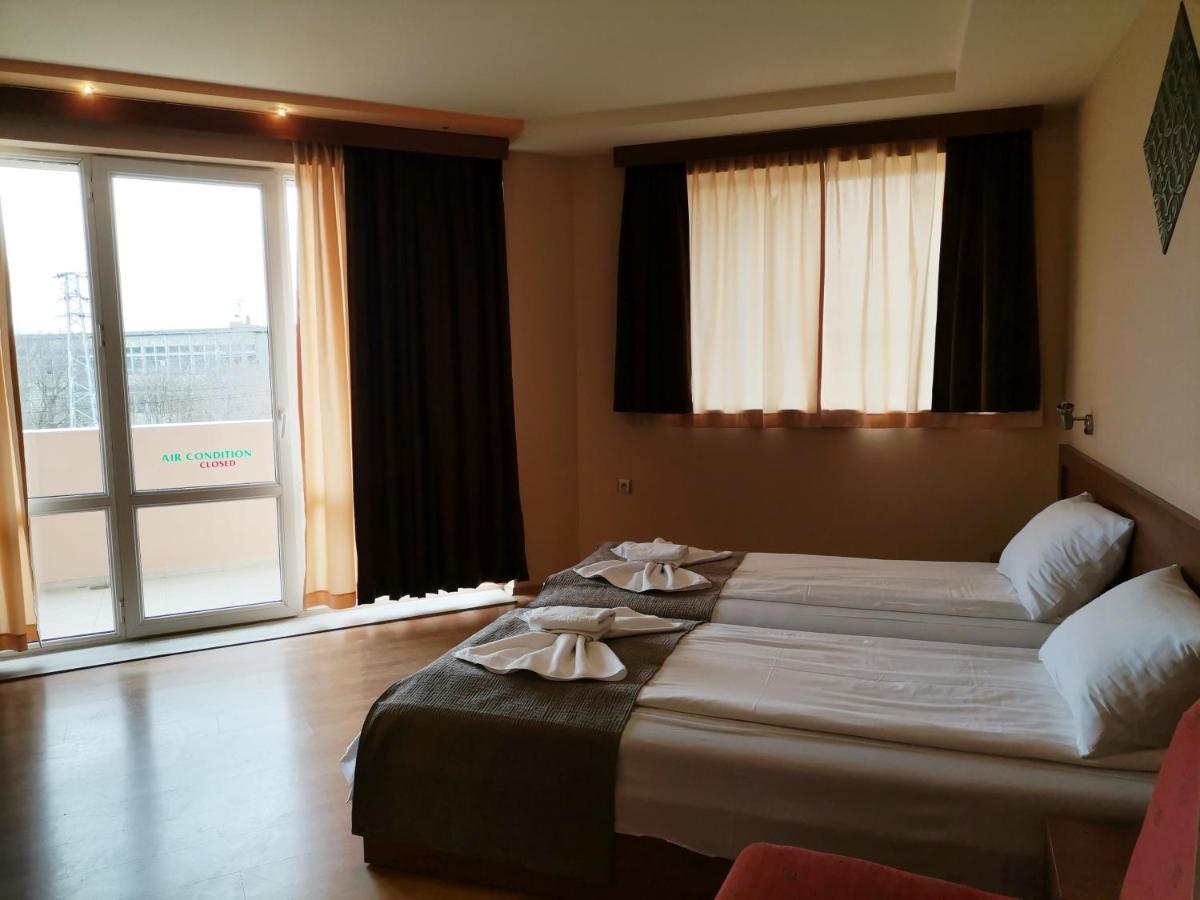 Paris Hotel Balchik Bagian luar foto