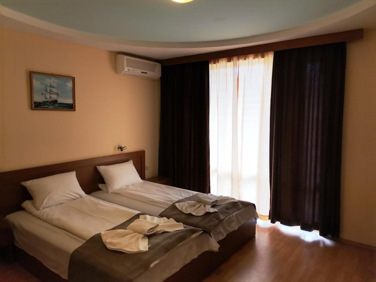 Paris Hotel Balchik Bagian luar foto