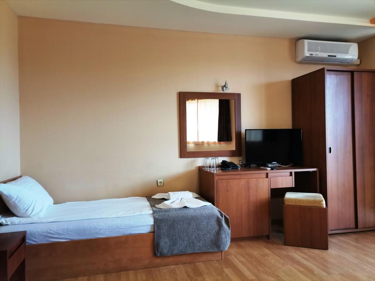 Paris Hotel Balchik Bagian luar foto