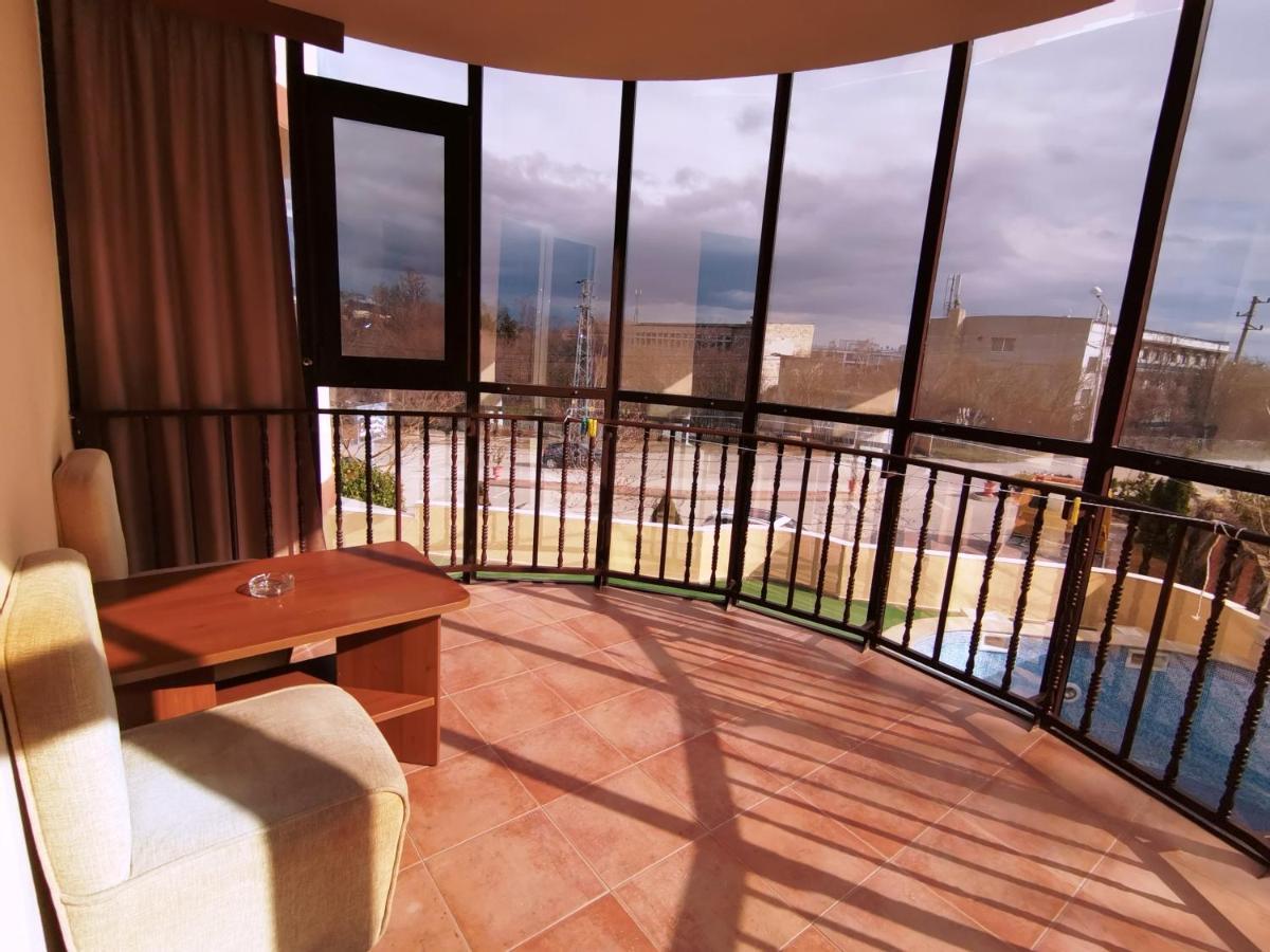 Paris Hotel Balchik Bagian luar foto