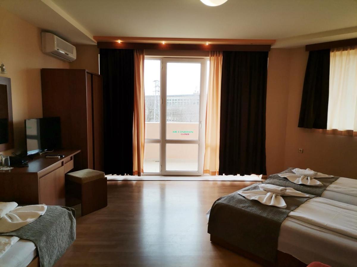 Paris Hotel Balchik Bagian luar foto