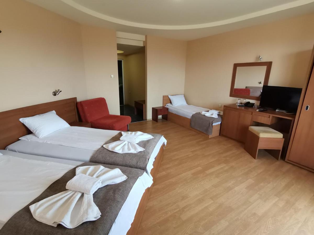 Paris Hotel Balchik Bagian luar foto