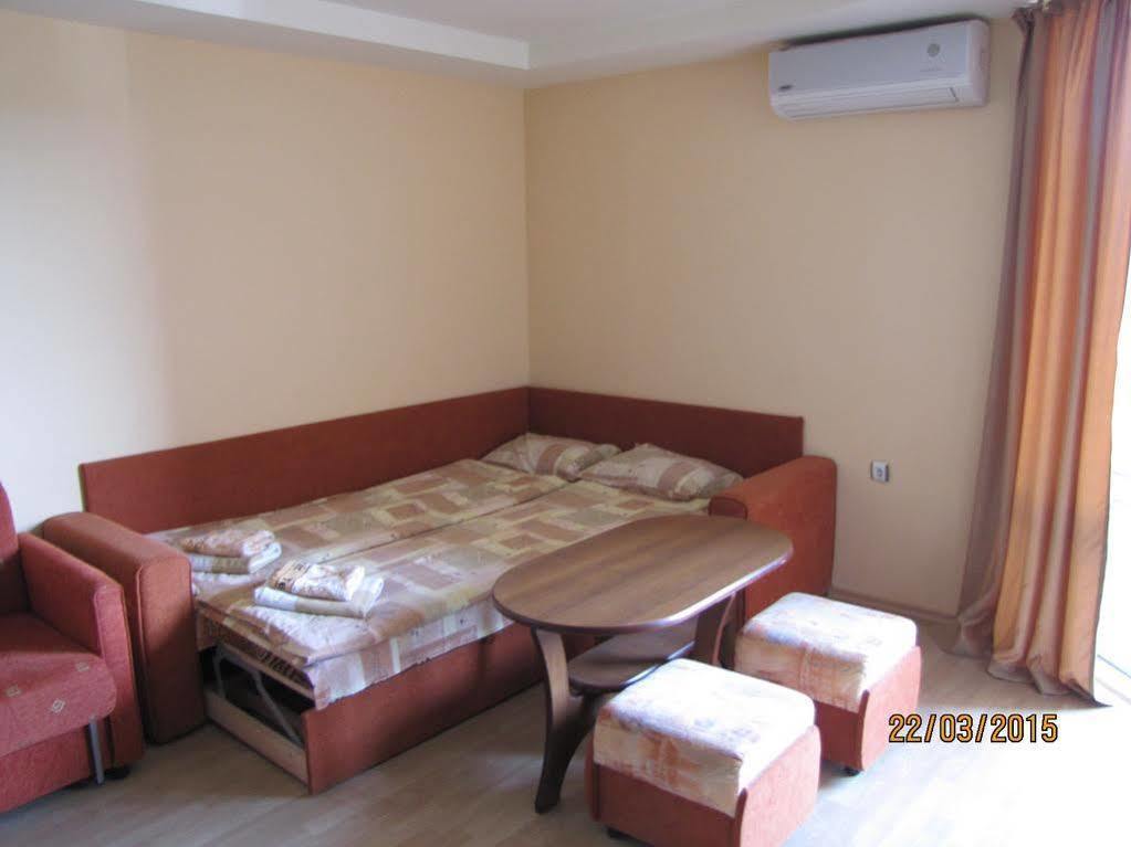 Paris Hotel Balchik Bagian luar foto
